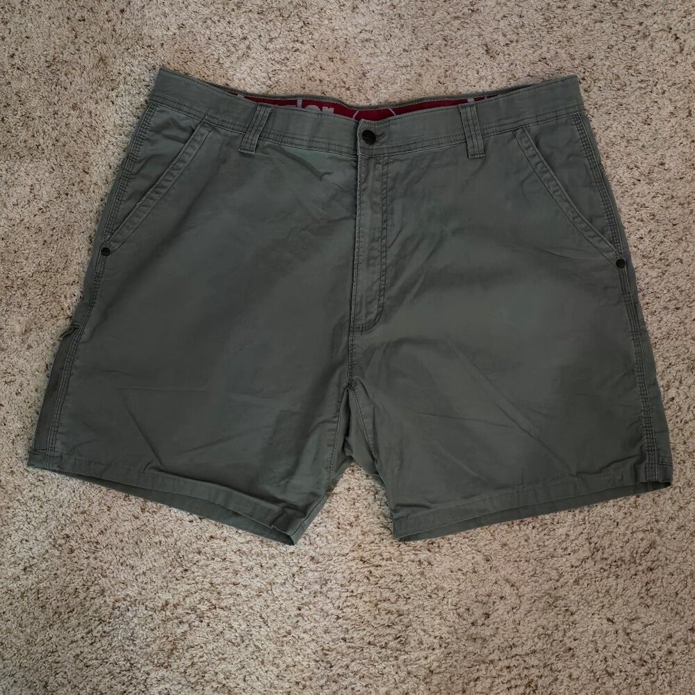 Men's Wrangler Cargo Shorts Size 40 Green